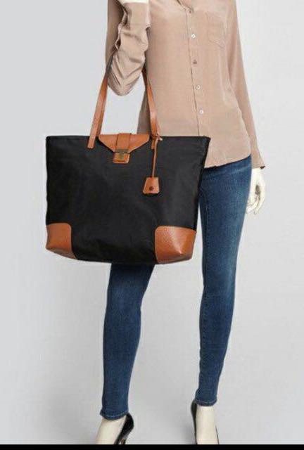 Used Original Tory Burch Penn Nylon Tote Bag Large, Women's Fashion, Bags &  Wallets, Cross-body Bags on Carousell