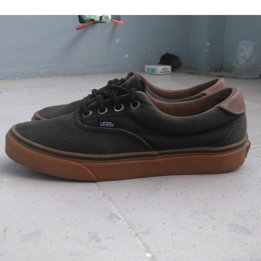 black classic gum vans