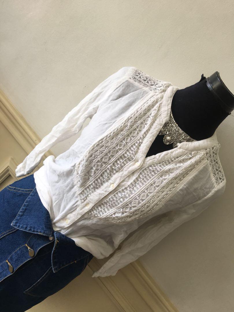 White long sleeves (Category: Longsleeves) located in Manila. Submitted by apple_up (Listing ID 177935134, Image 1). Description: .