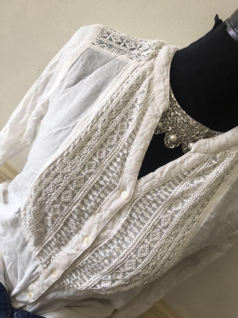 White long sleeves (Category: Longsleeves) located in Manila. Submitted by apple_up (Listing ID 177935134, Image 3). Description: .
