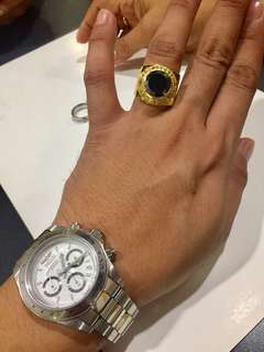 18k solid gold ring with black and white diamond