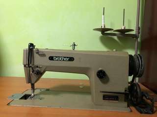 BROTHER DB2 B735-3  INDUSTRIAL SEWING MACHINE WITH REVERSE