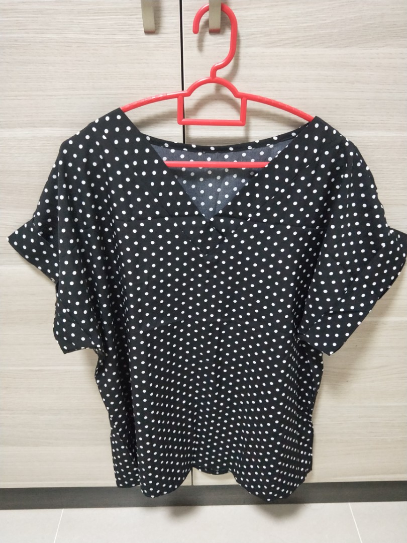 polka dot top black and white