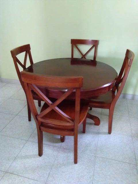 DIning set (Category: Tables & Sets) located in Singapore. Submitted by sjk100 (Listing ID 178004525, Image 3). Description: Round dinning set for 4. Solid wood in good condition .