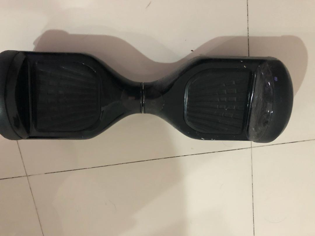 Hover board (Category: Hoverboards) located in Singapore. Submitted by honghung (Listing ID 178182611, Image 1). Description: Fully functional just a little scratched up because of use.