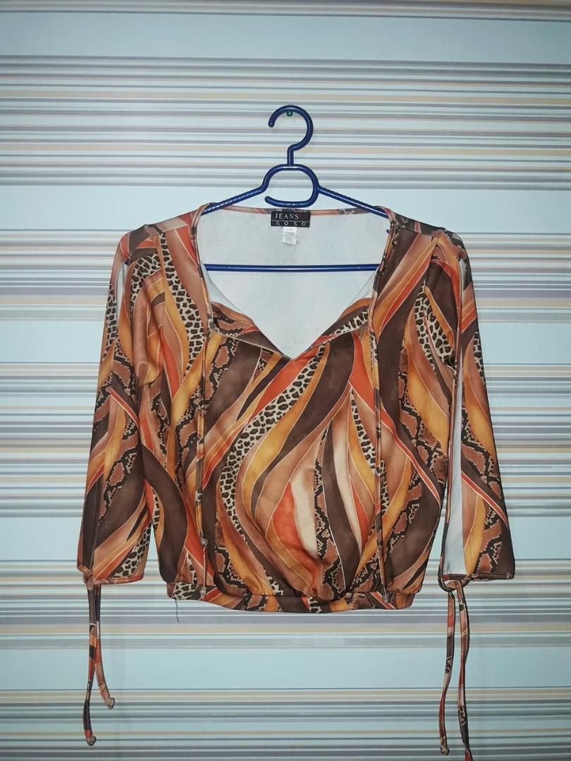 Open Sleeves Top in B&W (Get 2 for P100) (Category: Longsleeves) located in Pasig City. Submitted by panacheph (Listing ID 178176977, Image 3). Description: P60 each Get 2 for P100 #garagesale4 Follow our instagram account: @panacheph ♡.