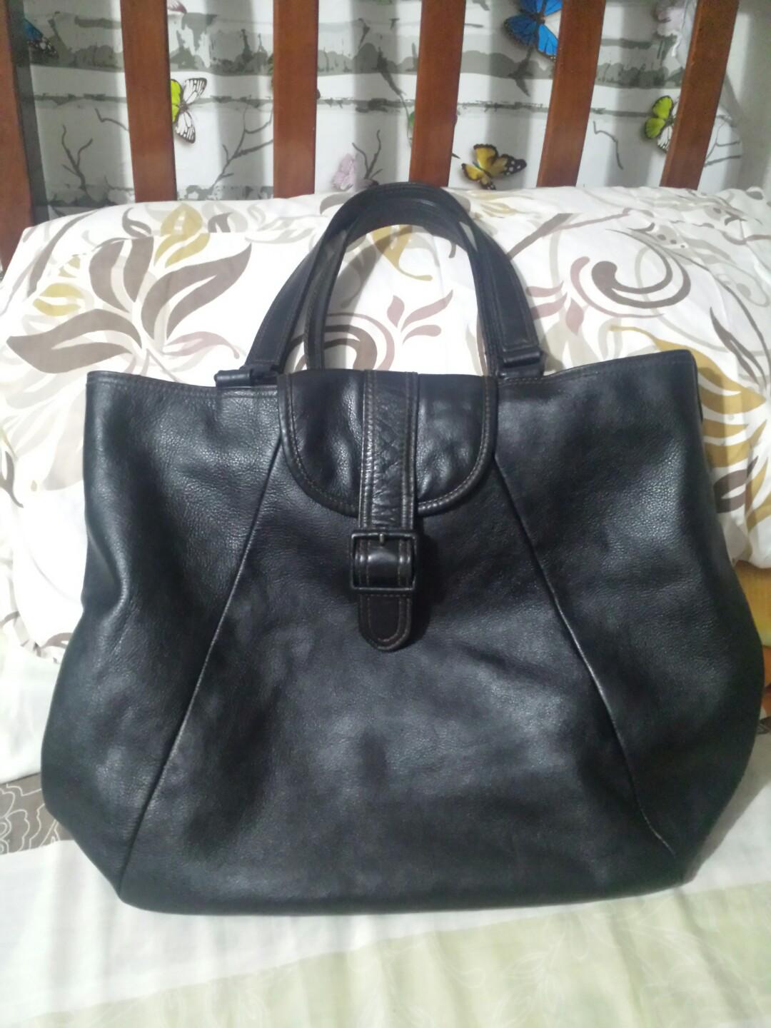 101 PURE LEATHER BAGS, Women's Fashion, Bags & Wallets, Crossbody Bags on Carousell