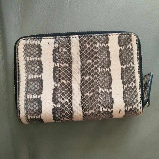 Calvin Klein Python Wallet (Category: Bags & Wallets) located in Singapore. Submitted by luxury72 (Listing ID 178247526, Image 2). Description: .