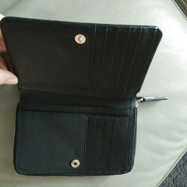 Calvin Klein Python Wallet (Category: Bags & Wallets) located in Singapore. Submitted by luxury72 (Listing ID 178247526, Image 3). Description: .