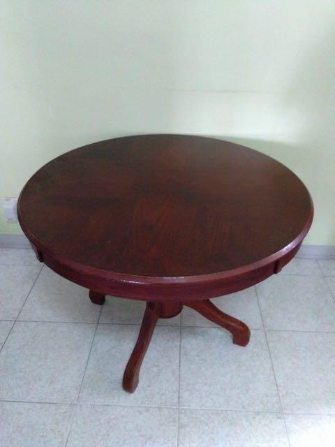 DIning set (Category: Tables & Sets) located in Singapore. Submitted by sjk100 (Listing ID 178004525, Image 1). Description: Round dinning set for 4. Solid wood in good condition .
