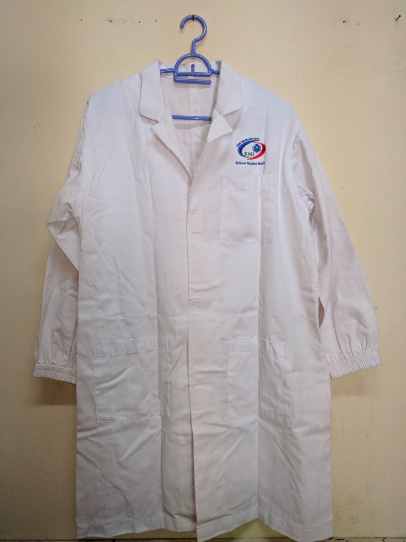 Lab Coat Kolej Matrikulasi Johor Kmj Jmc Men S Fashion Clothes Outerwear On Carousell