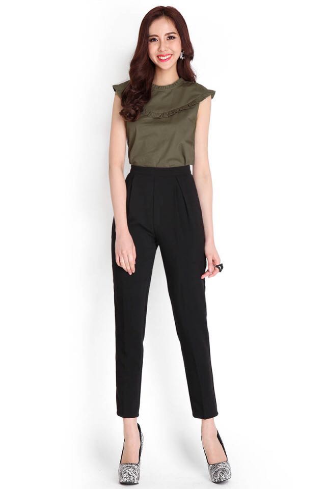 High waisted pegged pants