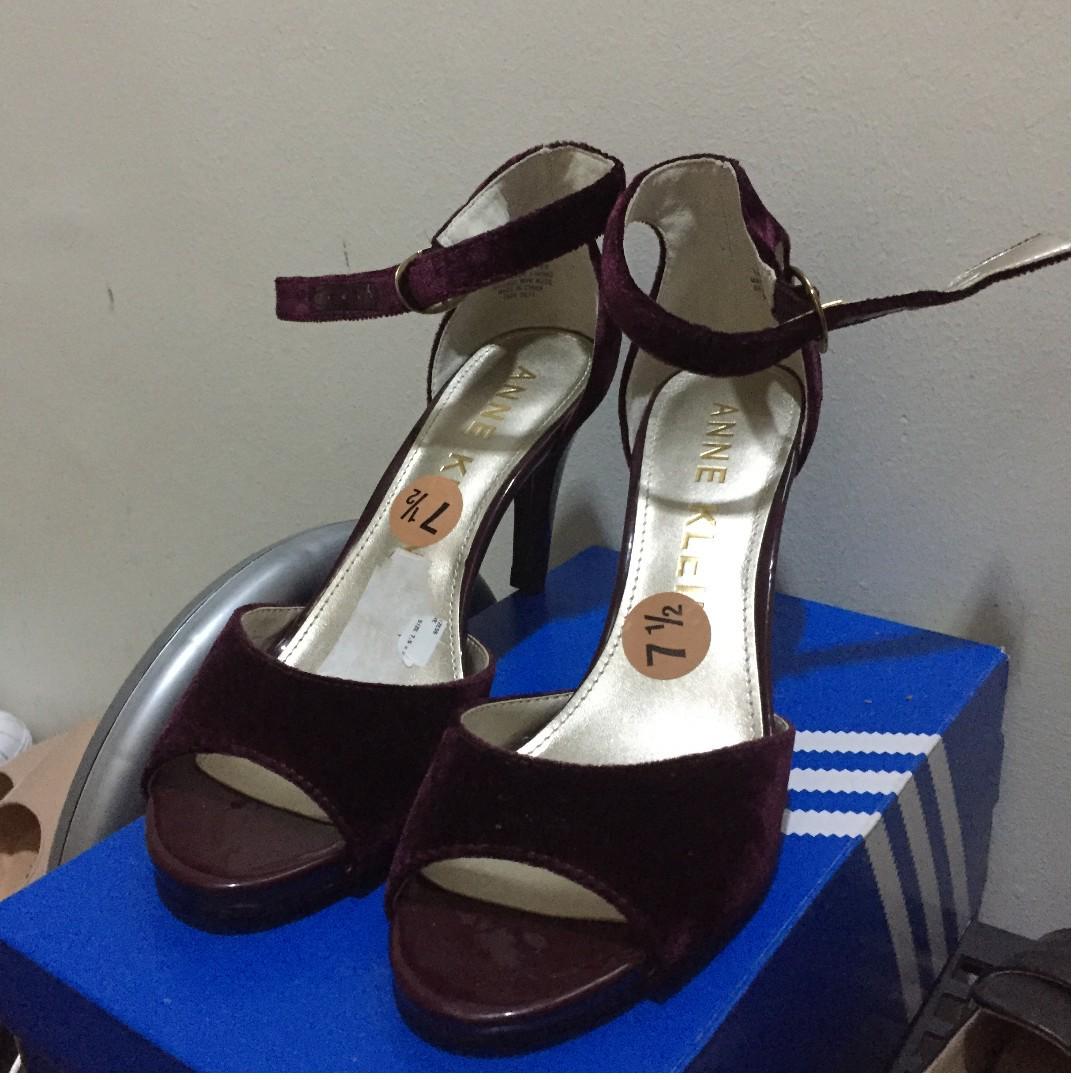 Anne Klein Akopalize (Ankle Strap Heels) in Velvet (Category: Heels) located in Pasig City. Submitted by dencloset (Listing ID 178352376, Image 2). Description: Never used! Bought last May in the US. RFS: I dont think i'll be using it anytime soon.