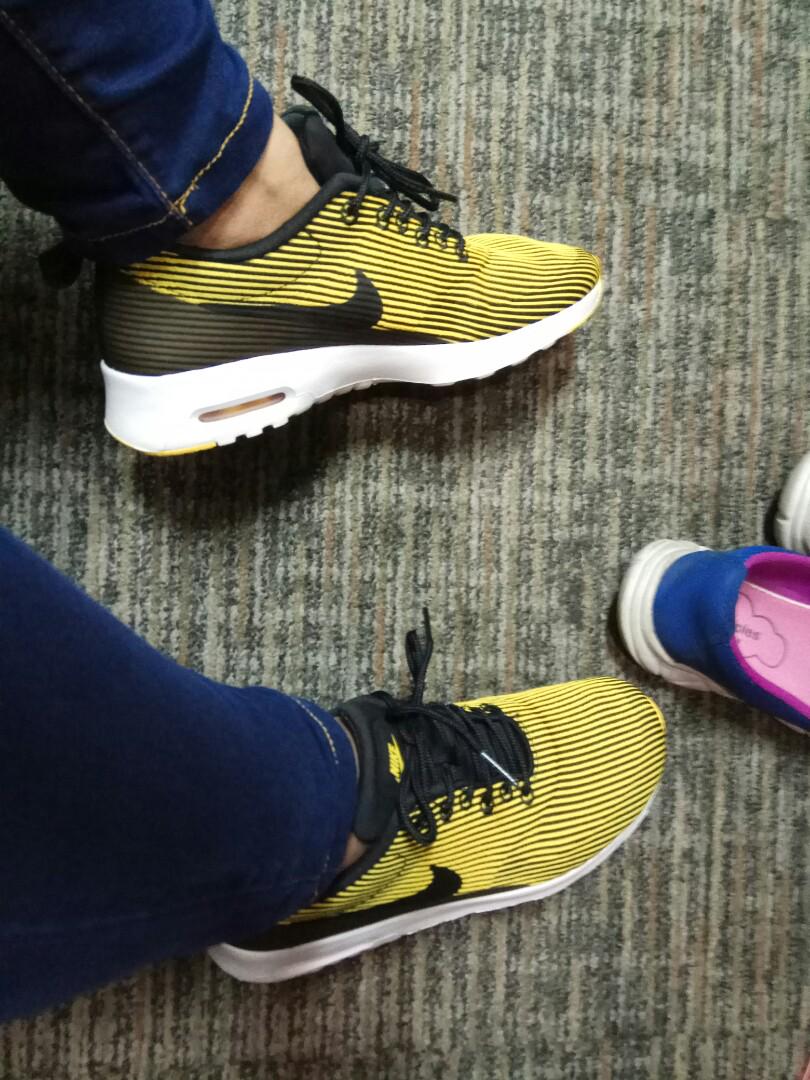 nike air max thea yellow