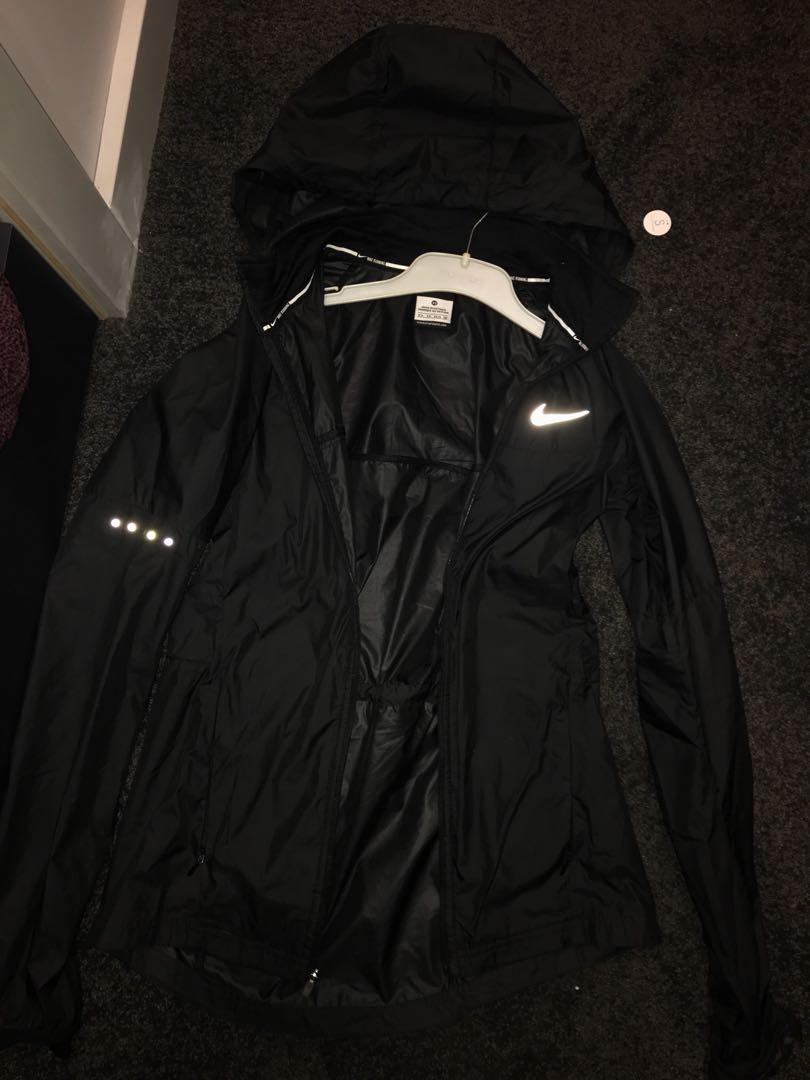 nike spray jacket