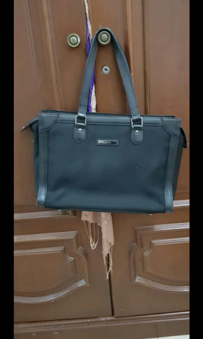 Tas Tacco Toscano Fesyen Wanita Tas Dompet Di Carousell