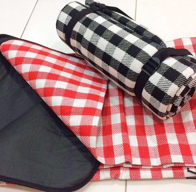 thick picnic mat