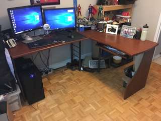 Large Corner Desk (Best Offer)