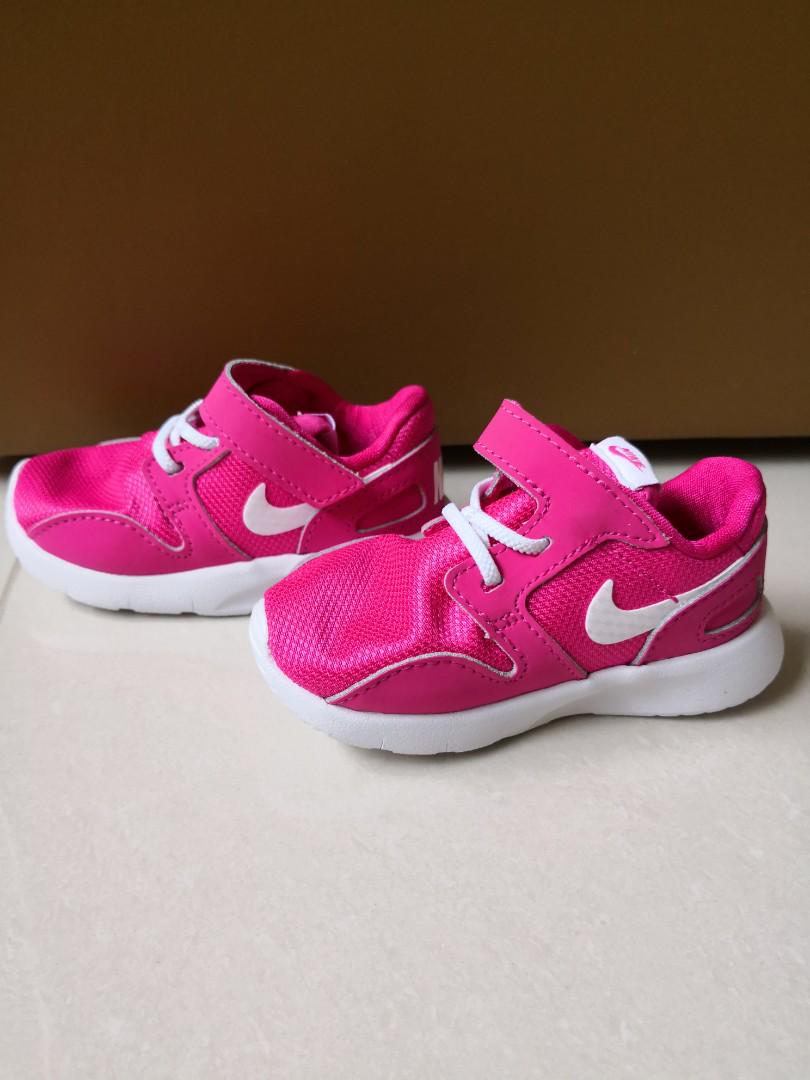 pink nike shoes for boys