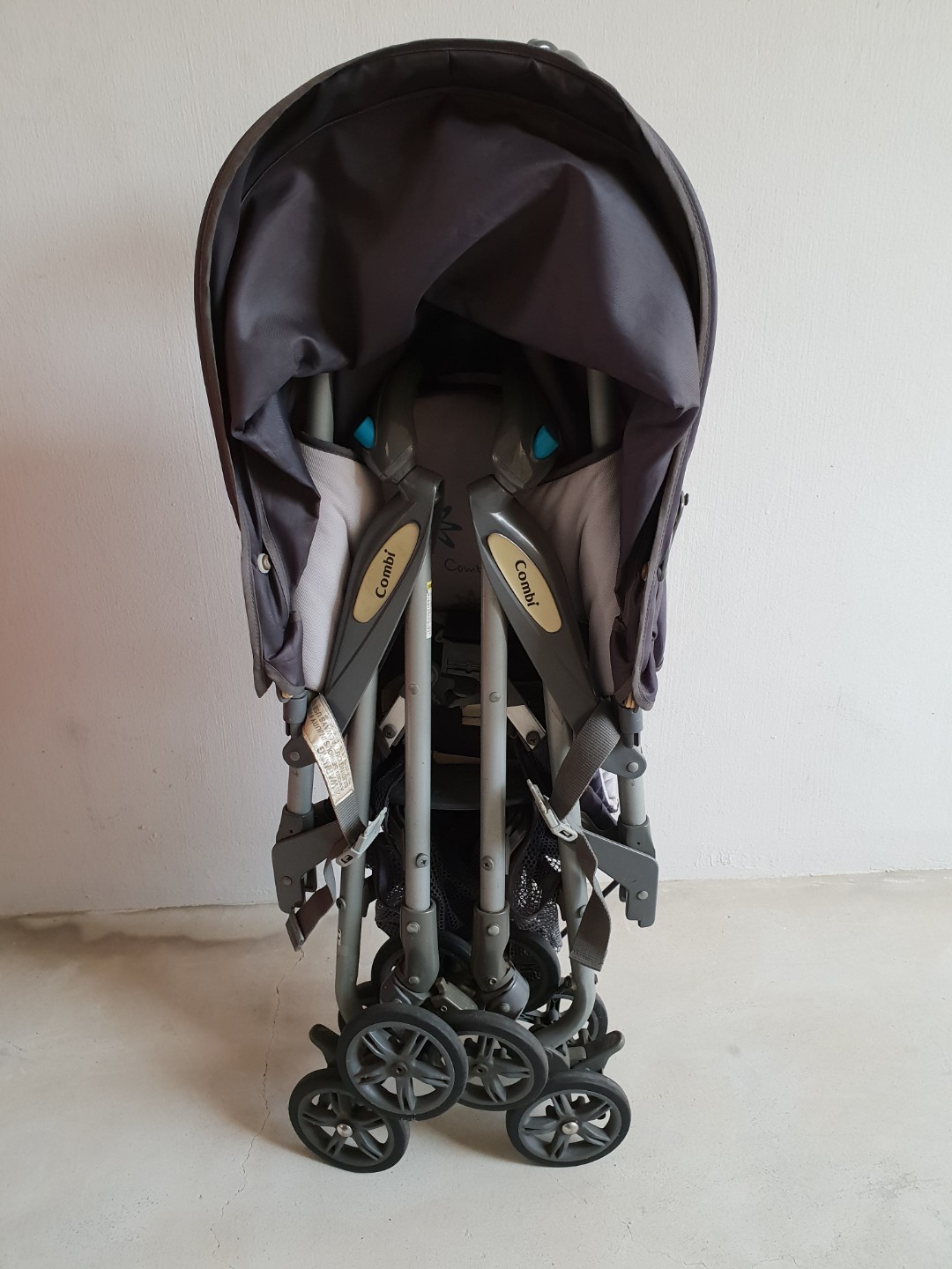 combi compact stroller