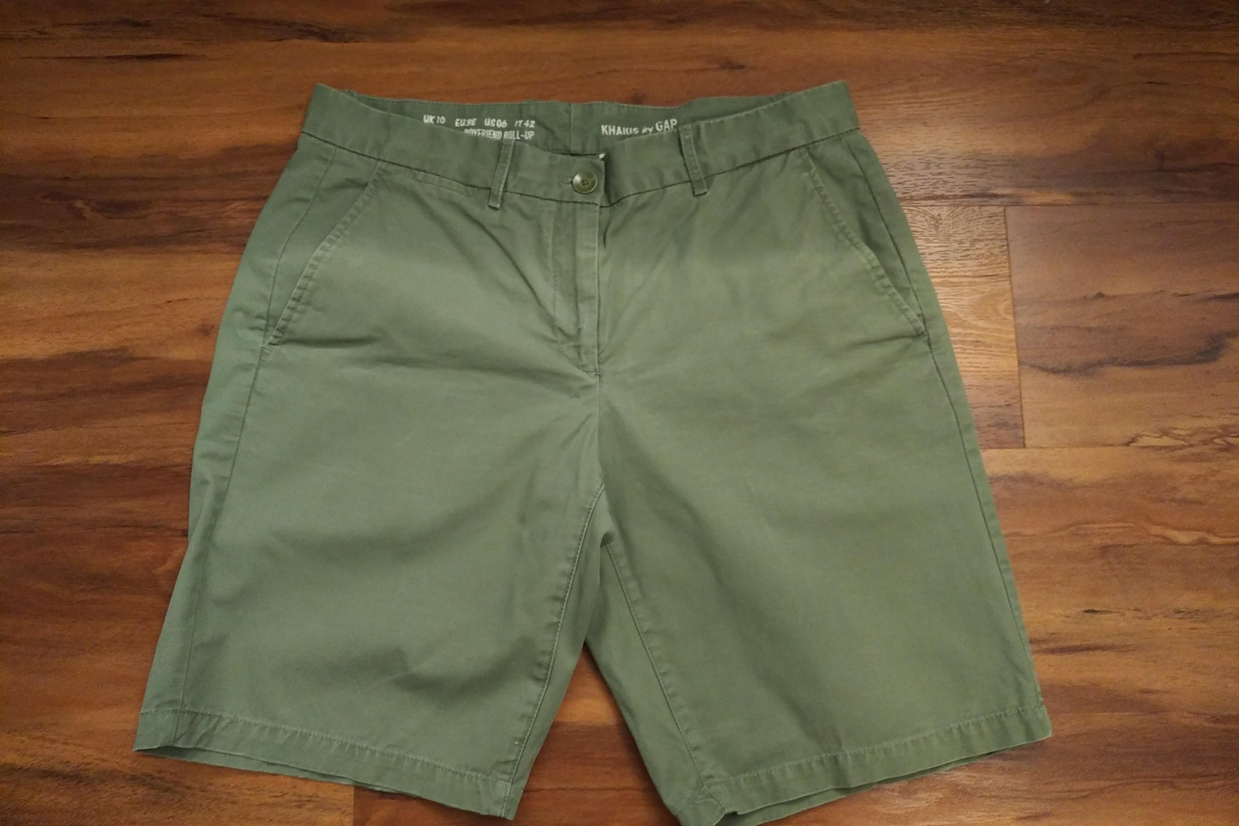 gap green shorts