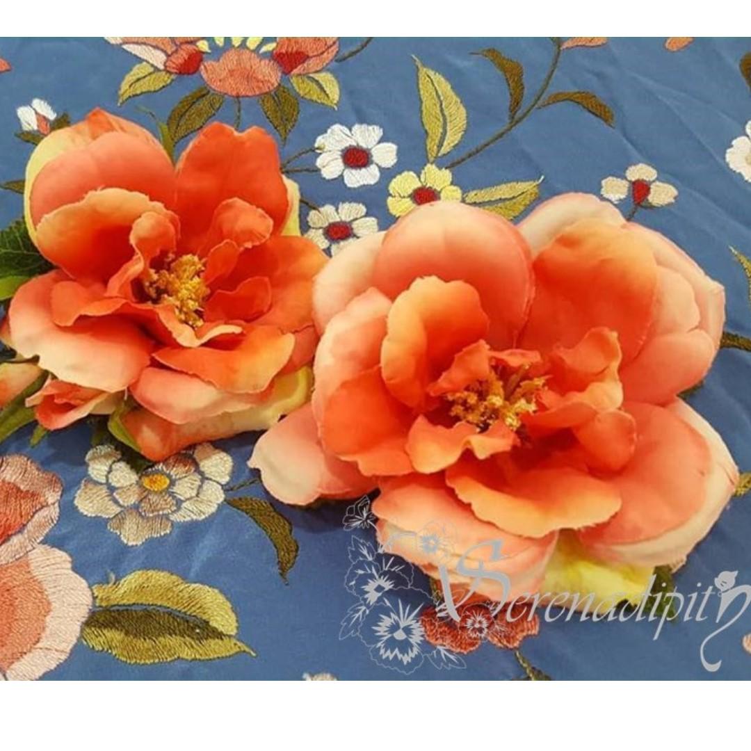 spanish flower hair clips