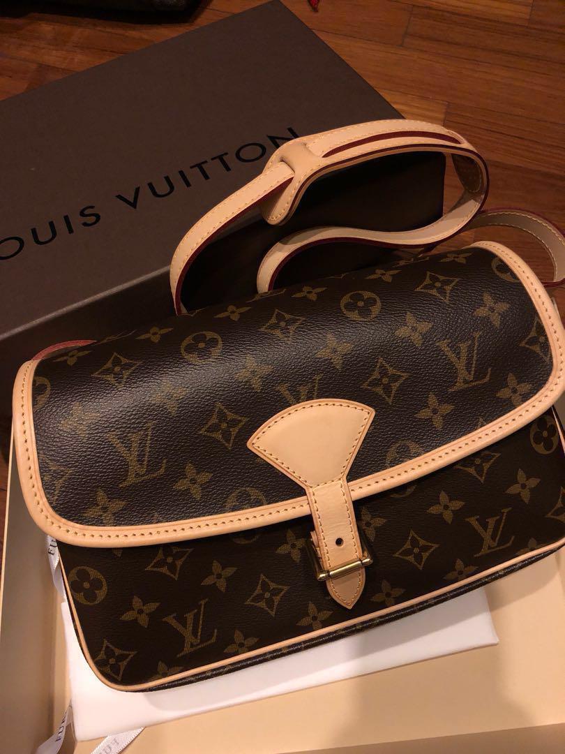 Louis Vuitton, Bags, Discontinued Crossbody Louis Vuitton Solgne