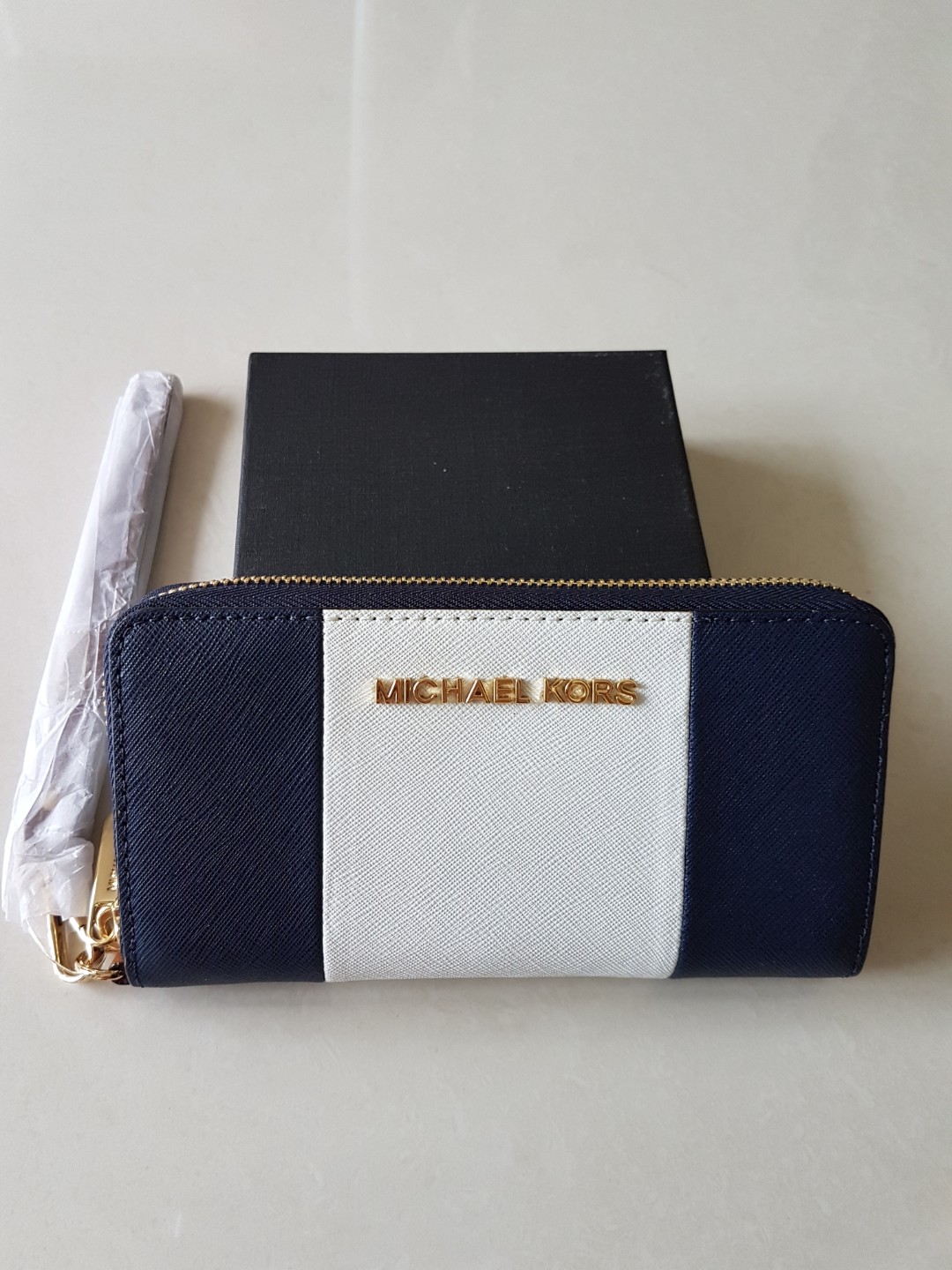 michael kors blue and white wallet