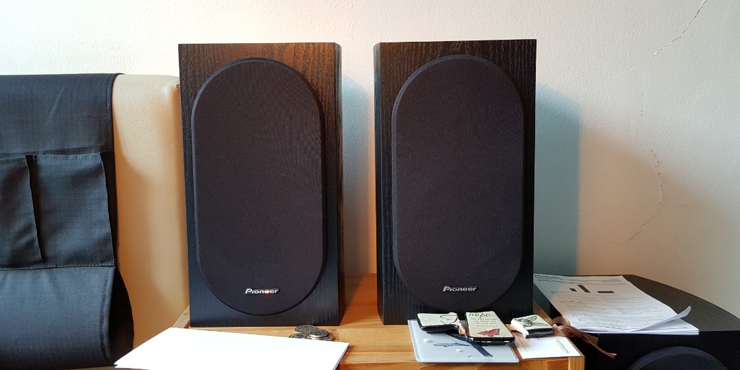 Pioneer Sp Bs22 Lr Andrew Jones Designed Bookshelf Speakers