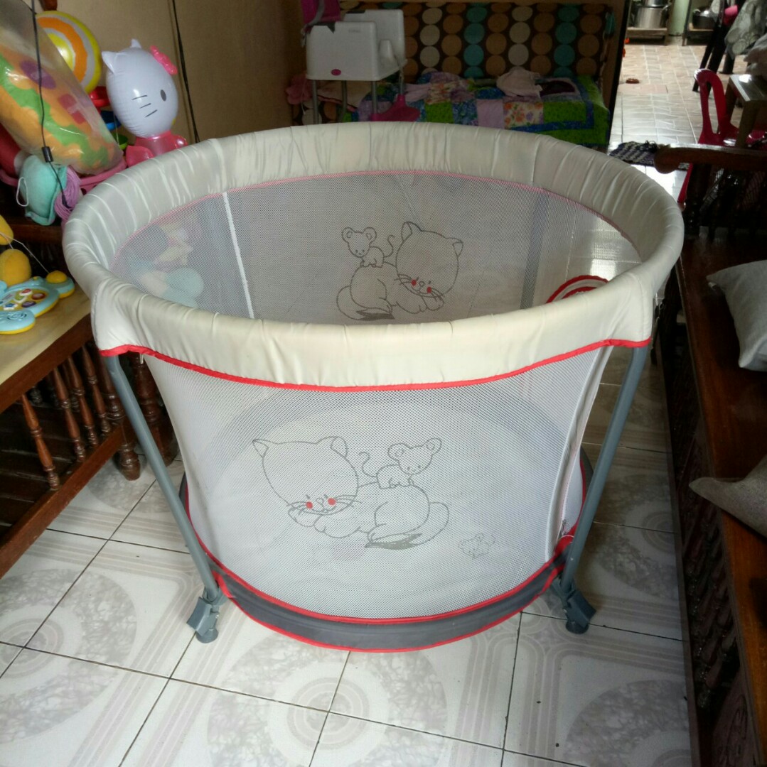 fisher price round playpen