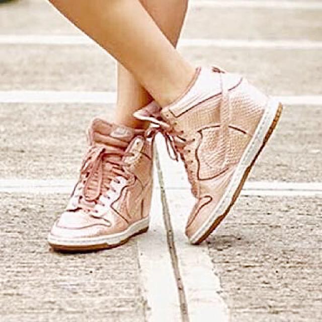 Nike dunk sky hot sale hi rose gold
