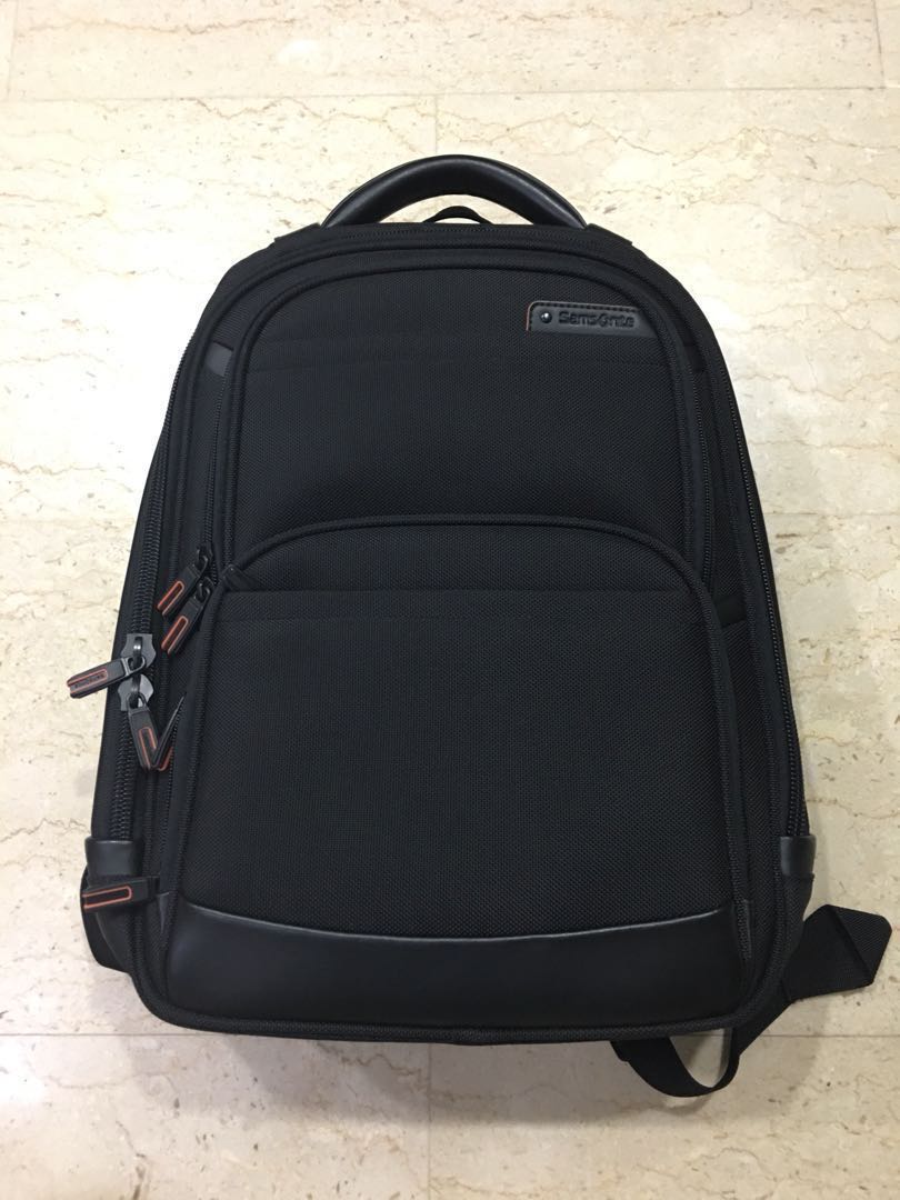 Samsonite pro 4 dlx perfect fit top urban laptop backpack