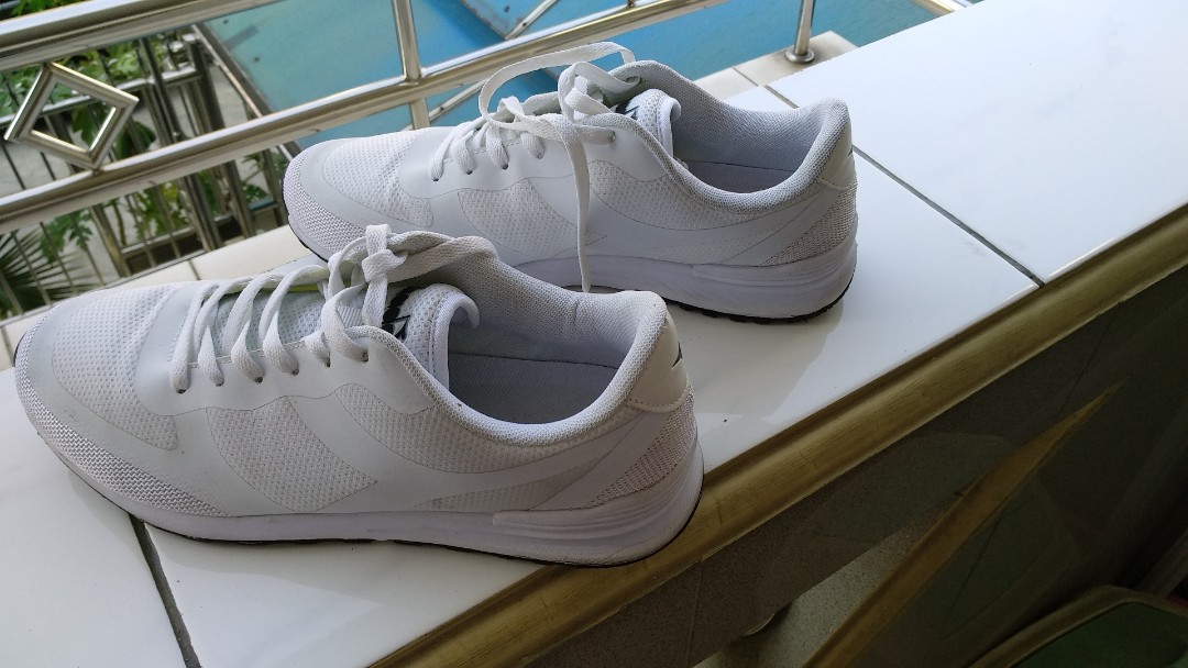 Sepatu Diadora Cowo Pria Full Putih 44 Second Fesyen Pria Sepatu Di Carousell