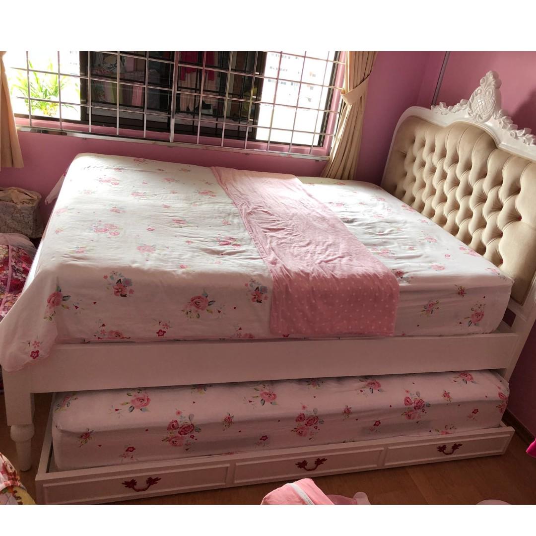 Victorian Style Queen Size Bed Frame With Single Pull Out Furniture Beds Mattresses On Carousell