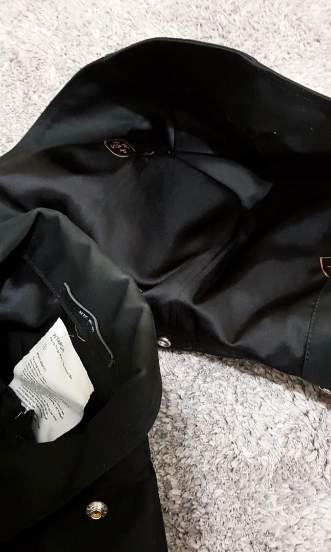 Wtaps jacket (Category: Coats, Jackets and Outerwear) located in Singapore. Submitted by hyperbee (Listing ID 178442928, Image 2). Description: Size - 1 Colour - black Condition- 10/10 Detachable hood Very rare piece of wtaps M65 jacket from japan Only worn once Beautiful piece My lost your gain 1000% authentic or else full refund No nego.