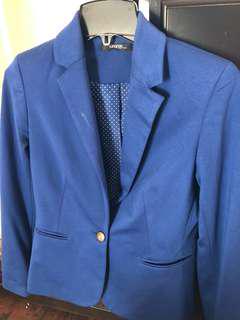 George size Medium can fit small. Good condition