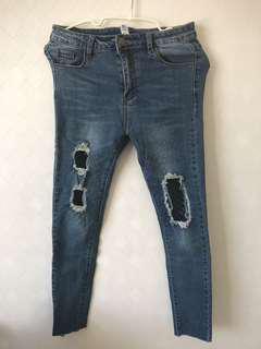 RIPPED JEANS JARING BAHAN STRETCH