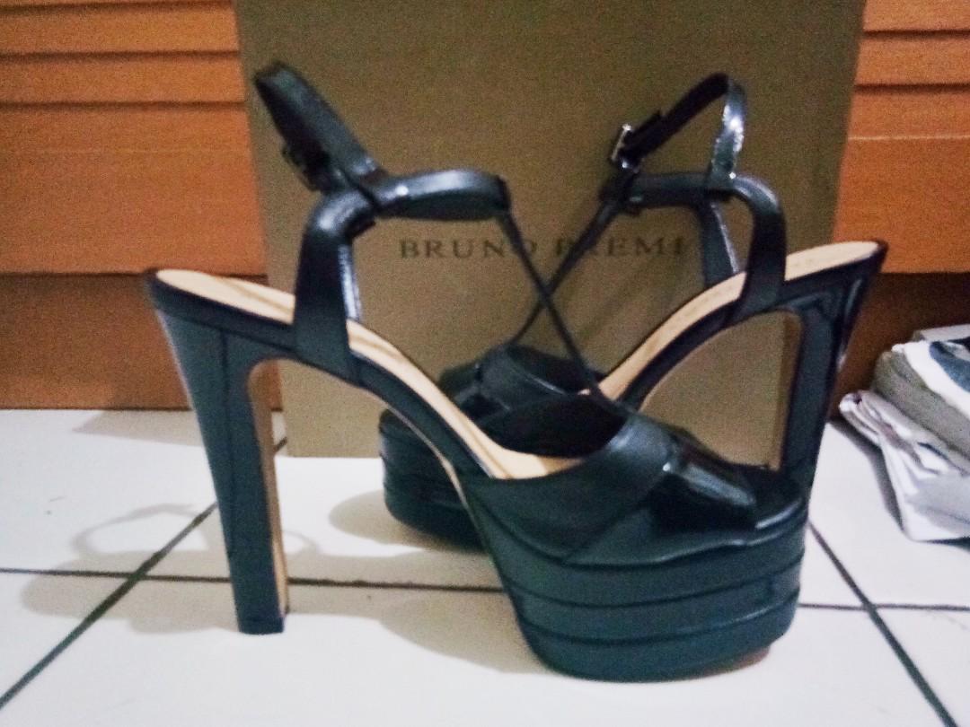 Bruno Premi Heels Preloved Fesyen Wanita Sepatu di Carousell