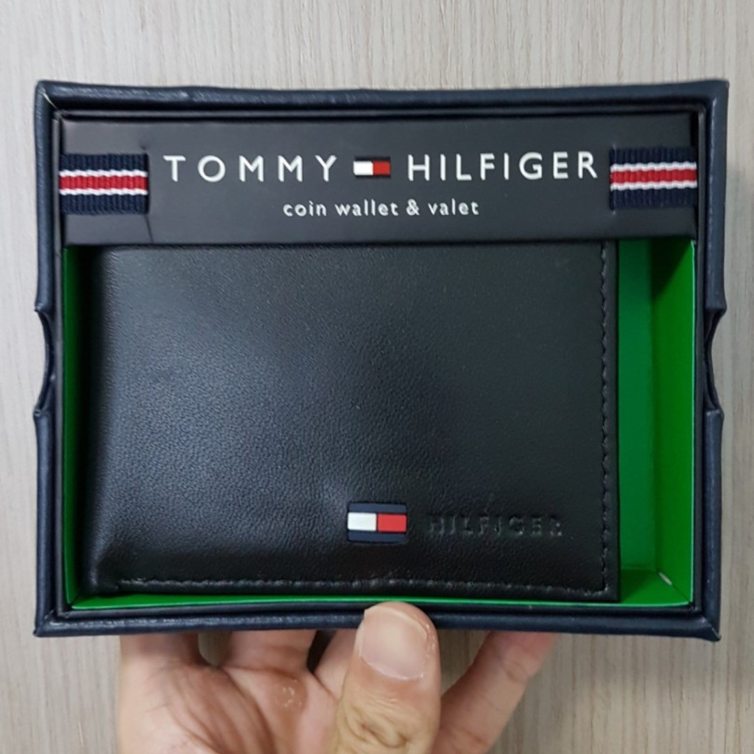 Tommy hilfiger wallet with coin discount pouch