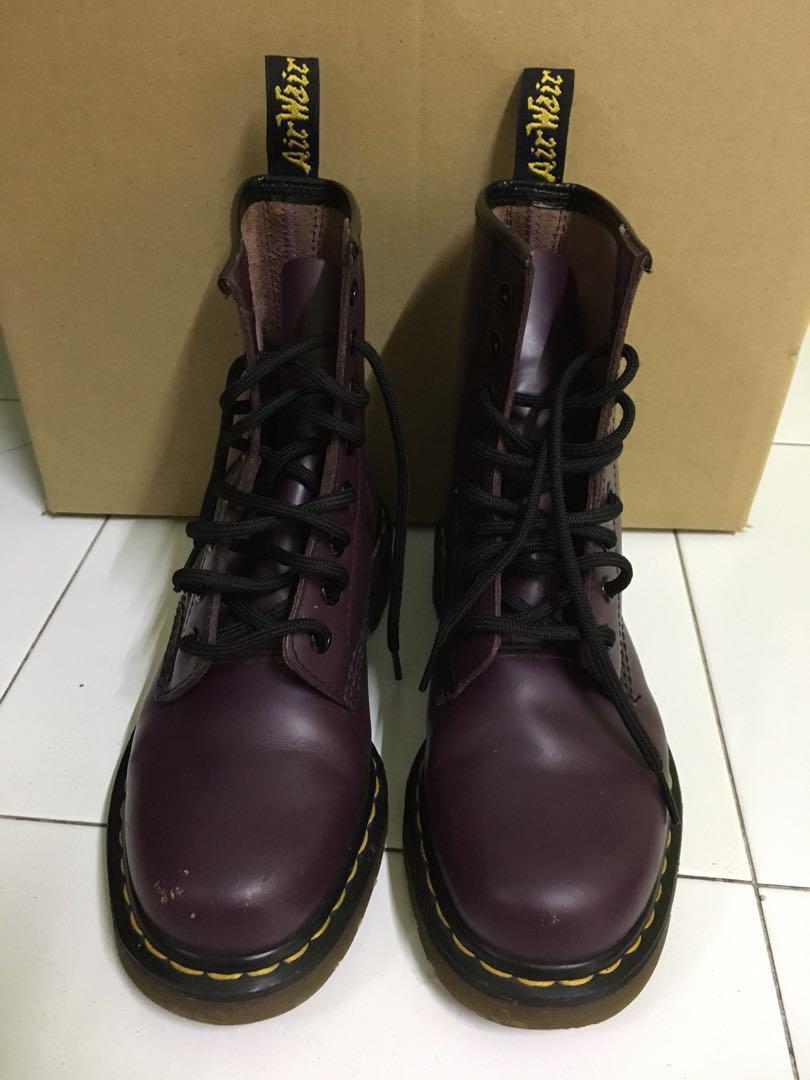 dr martens classic 8 eyelet boot