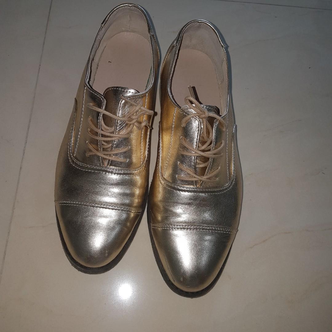 gold oxford shoes womens