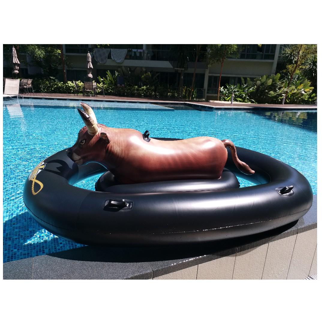 Intex inflat 2024 a bull