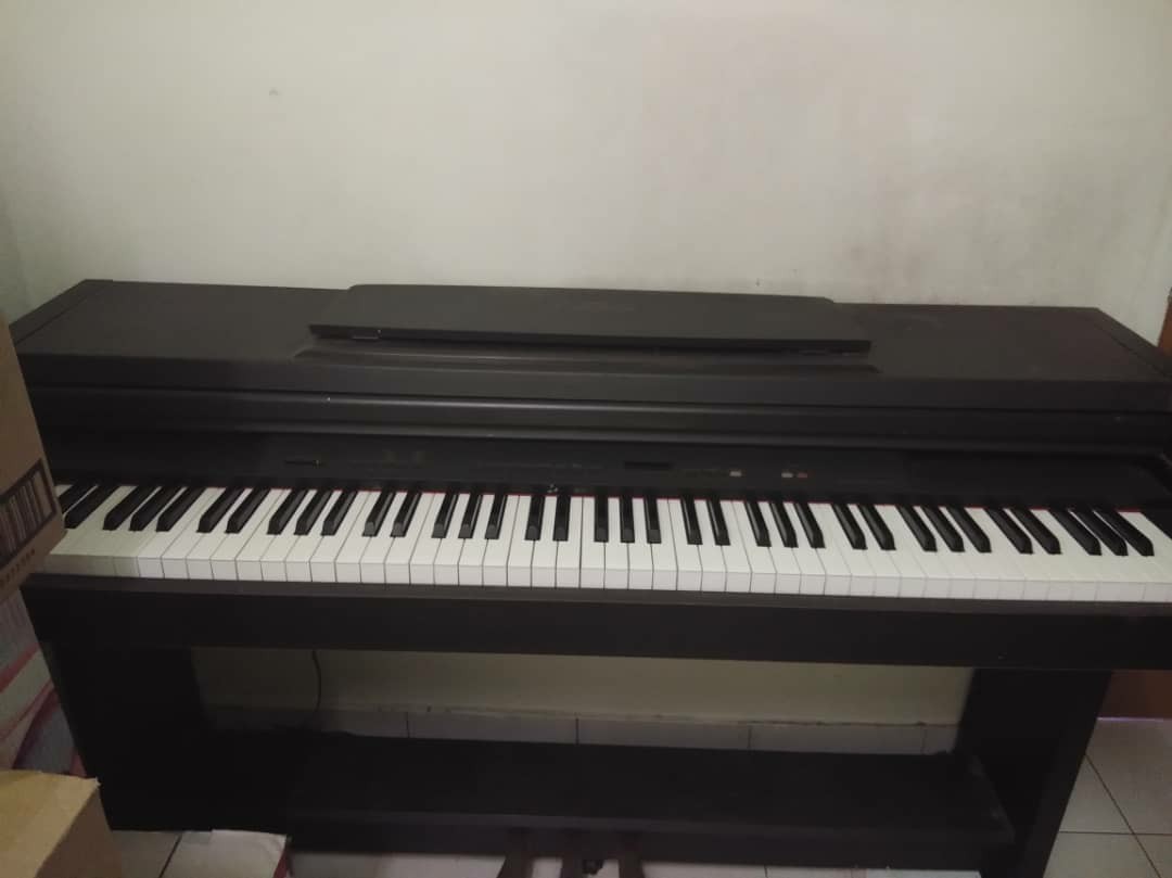 Piano Yamaha clavinova (CLP 411) - 88keys, 3 pedals, Hobbies & Toys ...