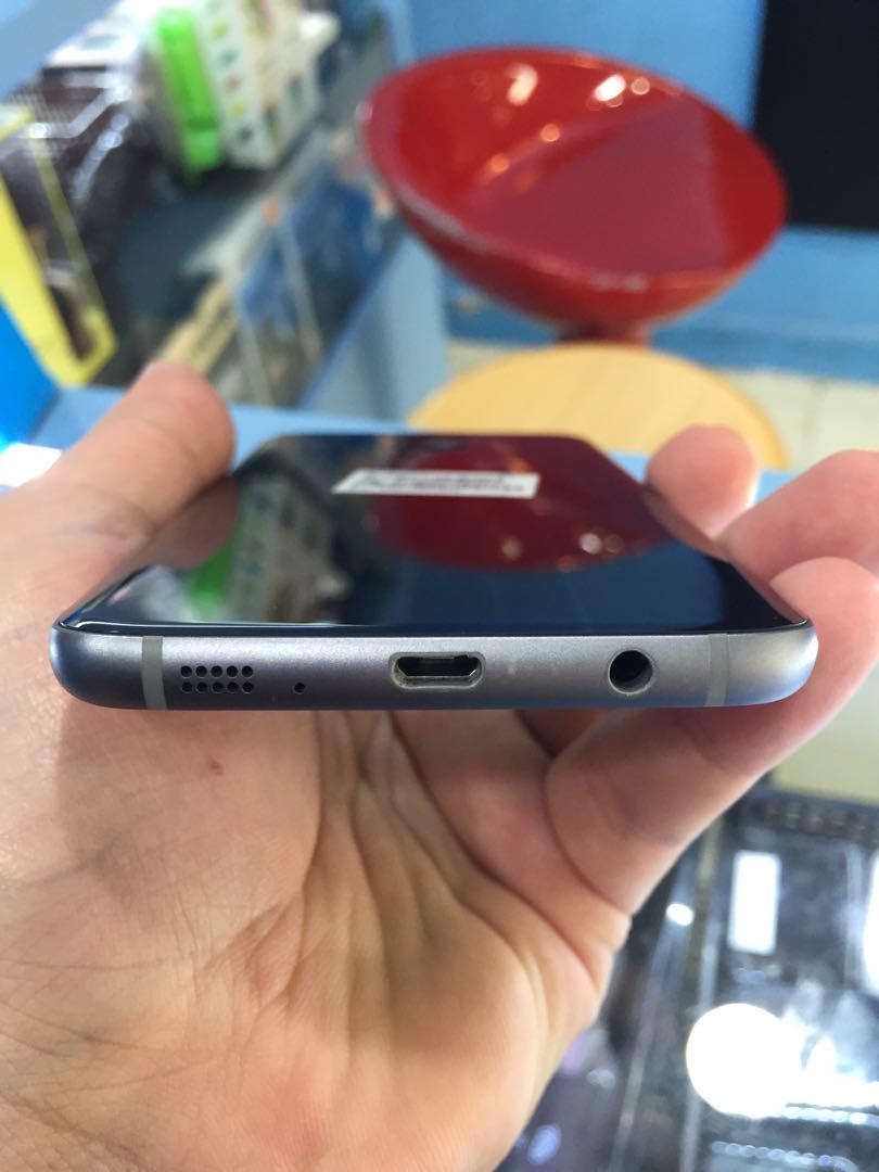 Samsung S7 Edge (Black) screen got black dot, Mobile Phones & Gadgets