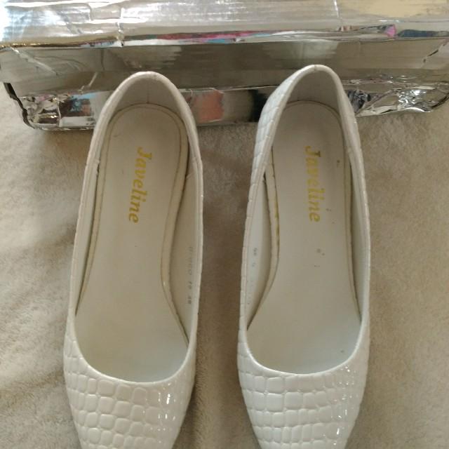 Sepatu Heel Putih Croco Fesyen Wanita Sepatu Di Carousell