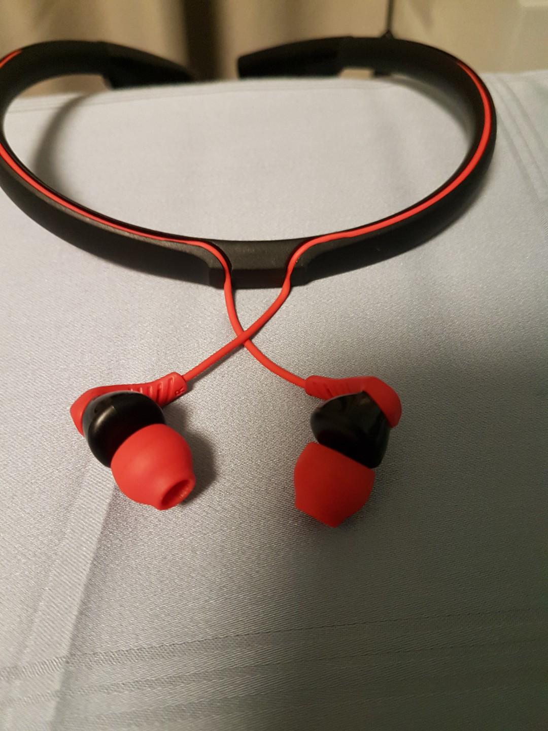 SkullCandy Method Wireless Red Black PRICE DROPPED Audio Earphones on Carousell