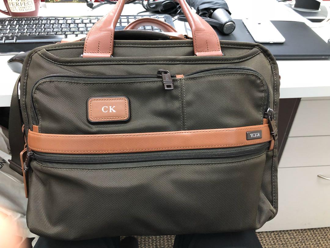 tumi alpha 2 slim messenger