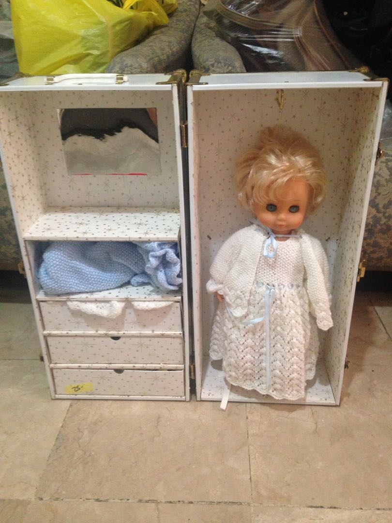 dolls and collectibles