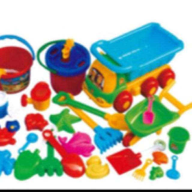 sand digging toys