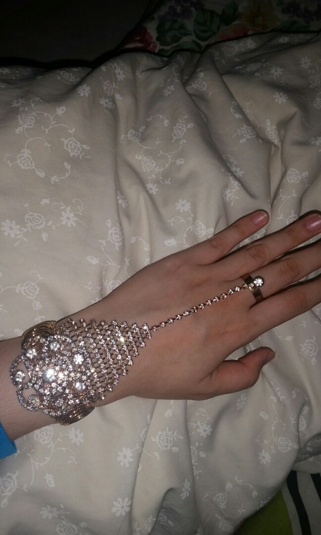 Arabic bracelet store with ring
